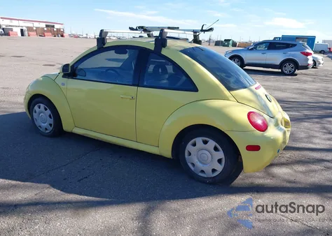 2000 Volkswagen New Beetle Gl from USA, damaged, VIN 3VWBA21C4YM409568
